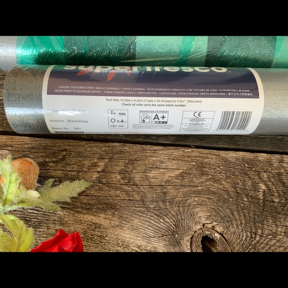 Graham and Brown Wallpaper Black/Grey Stripe Luxury textured vinyl - Picture 3 of 3